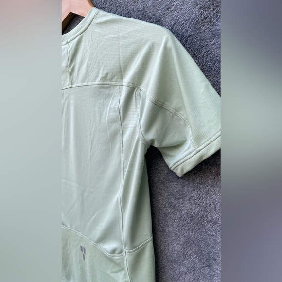 The North Face Women’s Sunriser Short-Sleeve T-Shirt - Misty Sage - Picture 6 of 7